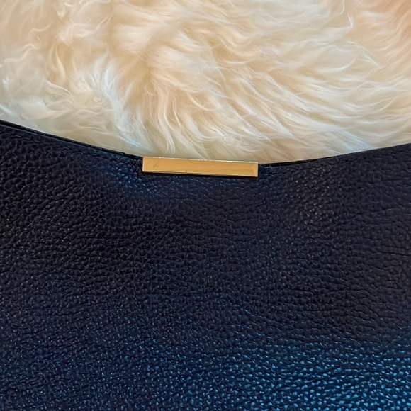 Pre owned. Like new Ted baker London helgesoft leather hobo bag - Picture 5 of 6